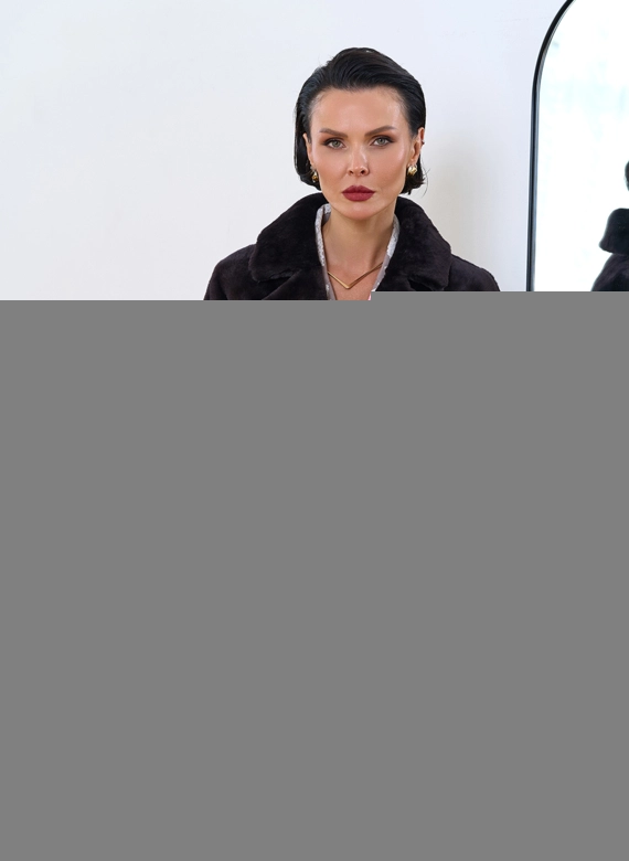 Женская дубленка с английским воротником фото