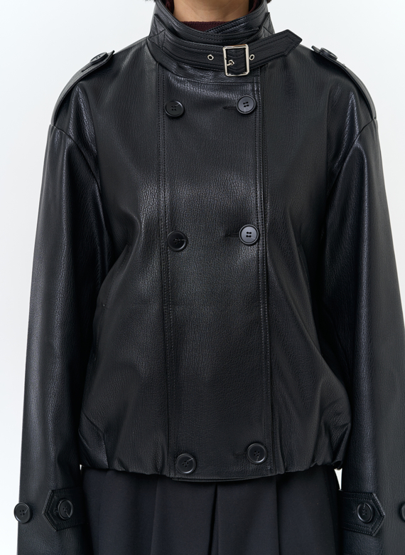 Женская куртка из эко кожи черного цвета