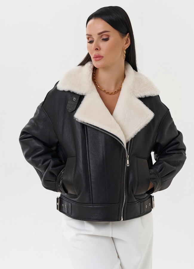 Натуральная дубленка черного цвета модель № 28428 меха малина фото