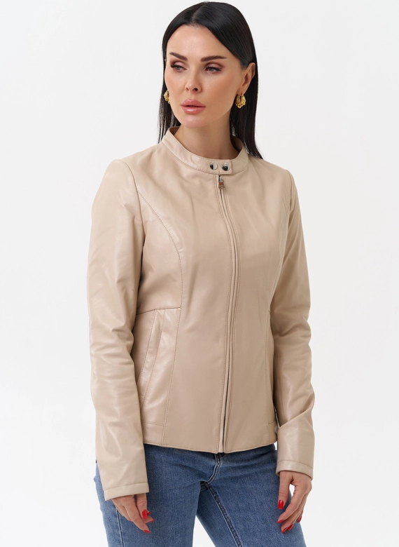 Светлая кожаная куртка