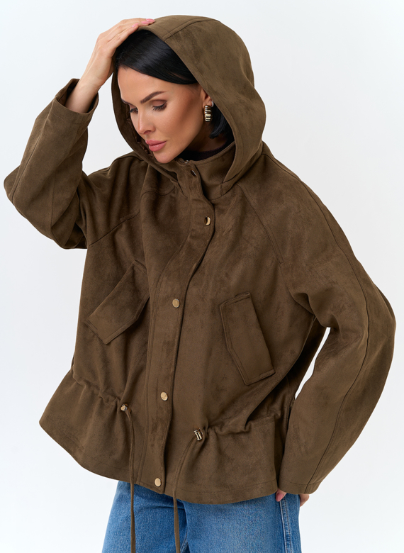 Женская утепленная куртка из эко замши с капюшоном