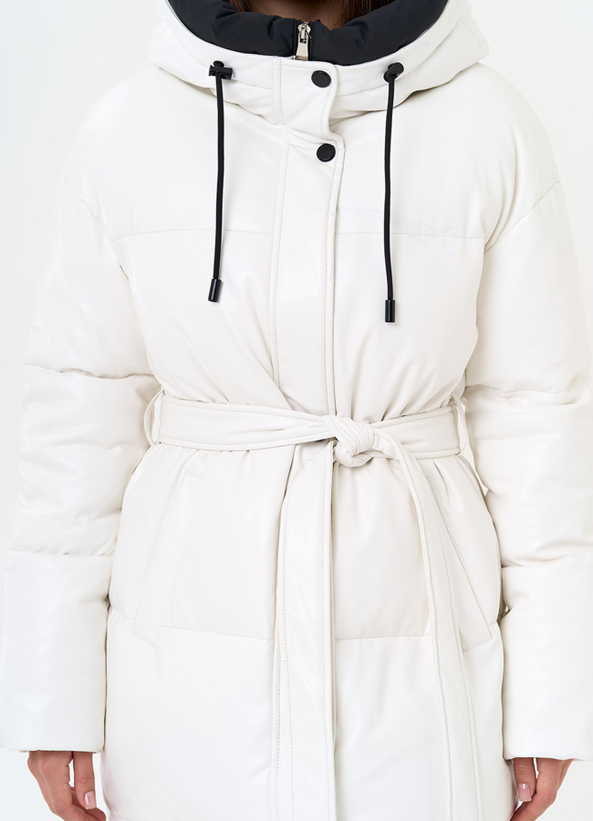 Белый пуховик из эко кожи с поясом модель № 30728 универмаг малина