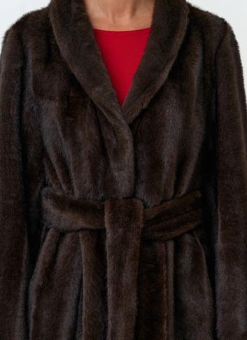Женское пальто из эко меха