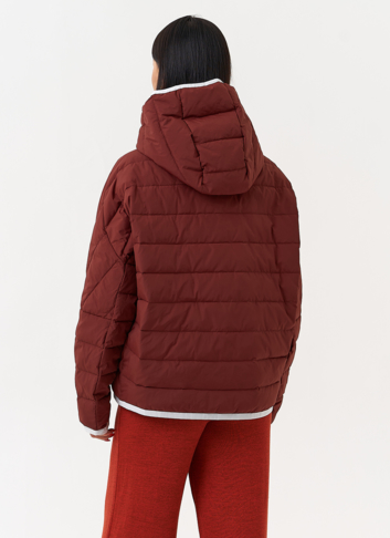 Женская утепленная куртка в бордовом цвете