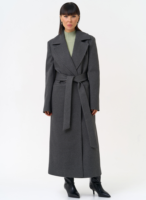 Женское пальто с английским воротником