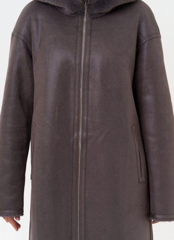 Женская двухсторонняя дубленка из эко замши с капюшоном