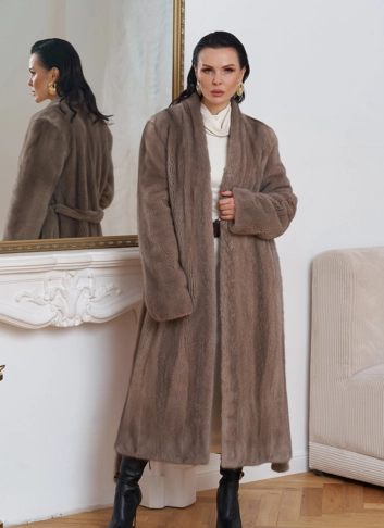 Длинная шуба из норки с поясом фото