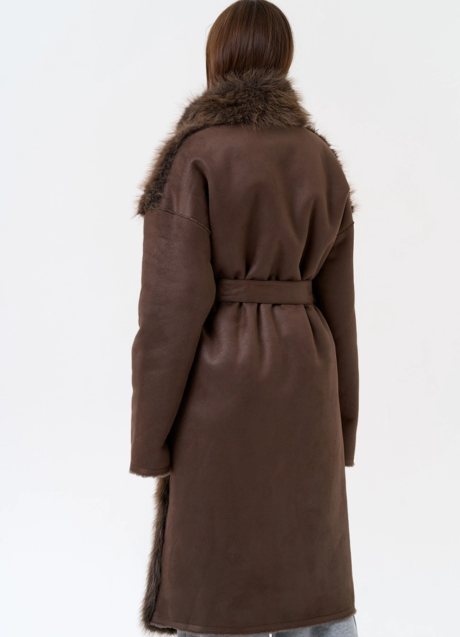 фото Женская дубленка из эко замши с отделкой из эко меха модель № 31326