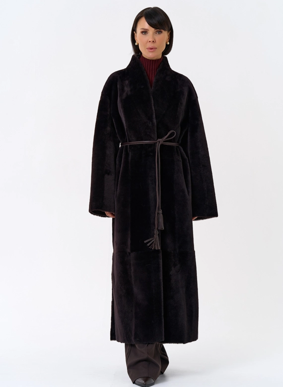 Женская двухсторонняя дубленка с декоративным поясом