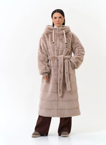 Женская шуба из эко меха с капюшоном фото