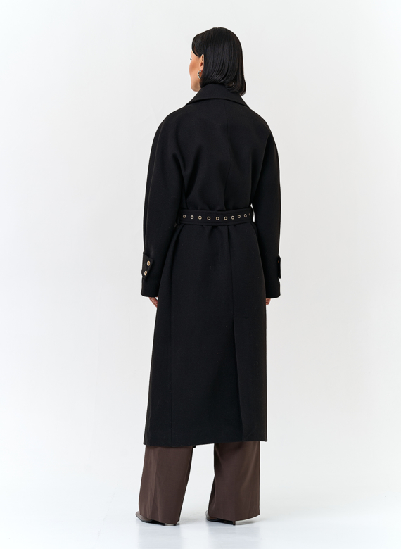 Женское пальто с акцентным поясом