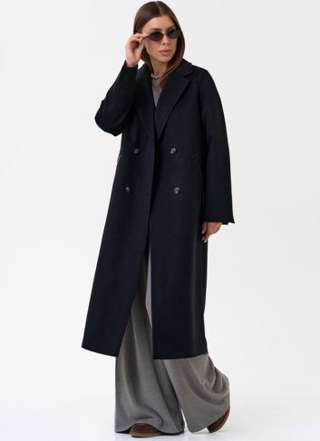 Женское пальто с английским воротником