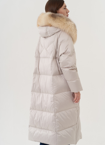 Пуховик с отделкой капюшона из меха лисы