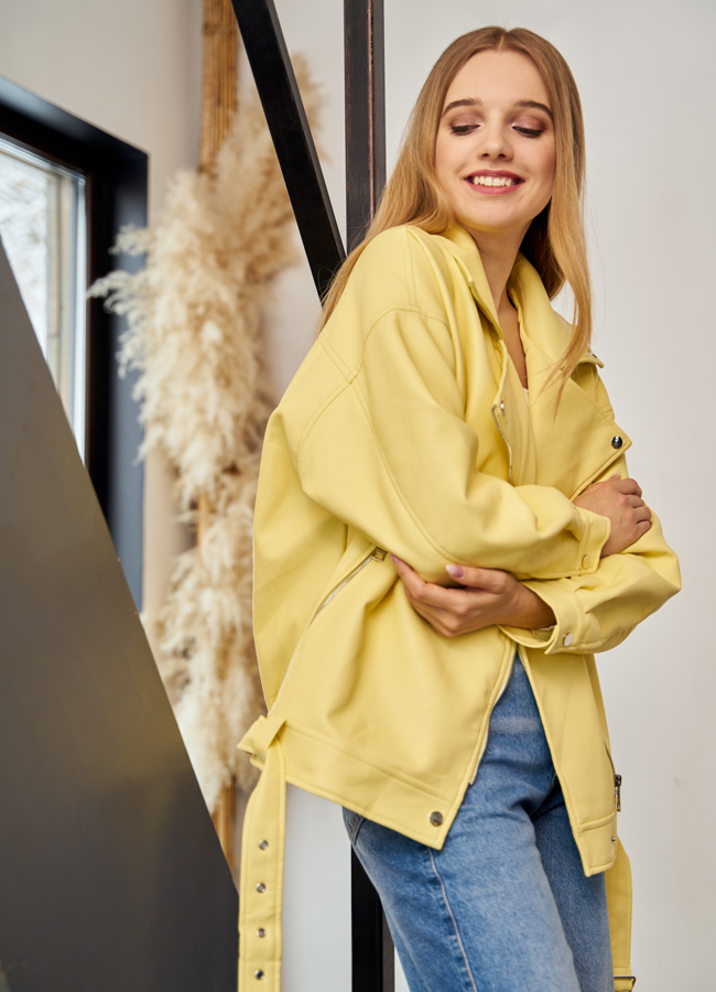 фото Женская удлиненная косуха-оверсайз в светло-желтом цвете модель № 22404