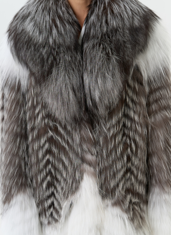 Шуба из меха чернобурой лисы