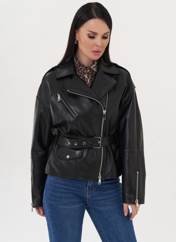 Кожаная куртка черного цвета