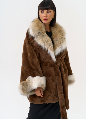 Шуба из кролика с отделкой из меха койота