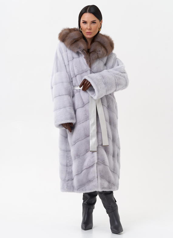 Норковая шуба с капюшоном из меха куницы