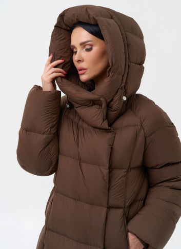 Женский пуховик с капюшоном 