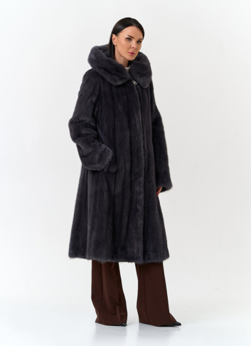 Шуба из меха норки с капюшоном