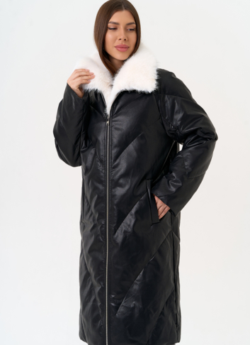 Женский пуховик из эко кожи с отделкой из эко меха