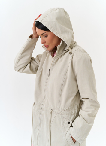 Женская ветровка с капюшоном