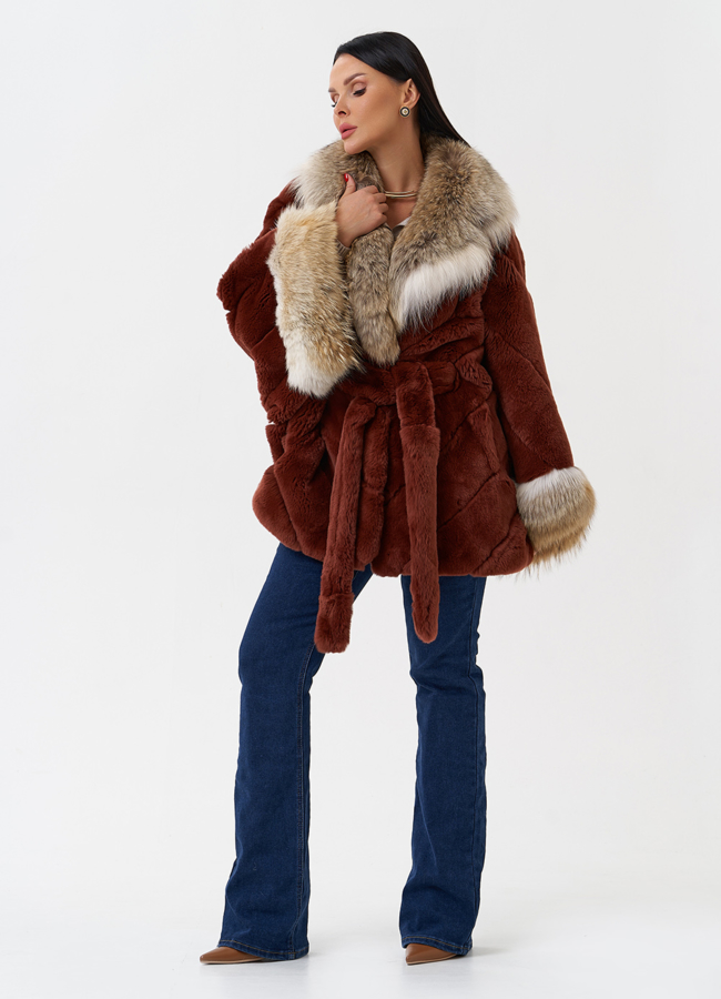 Шуба из кролика с отделкой из меха койота модель № 28904 в кредит