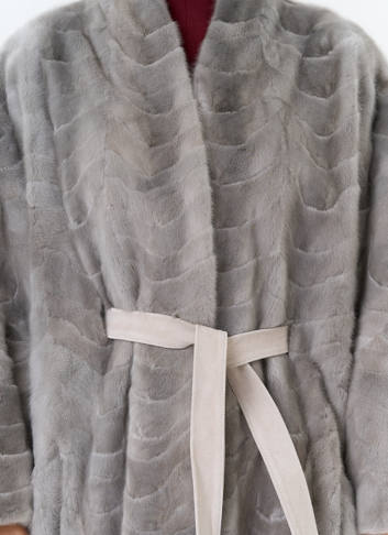 Шуба из меха норки с поясом