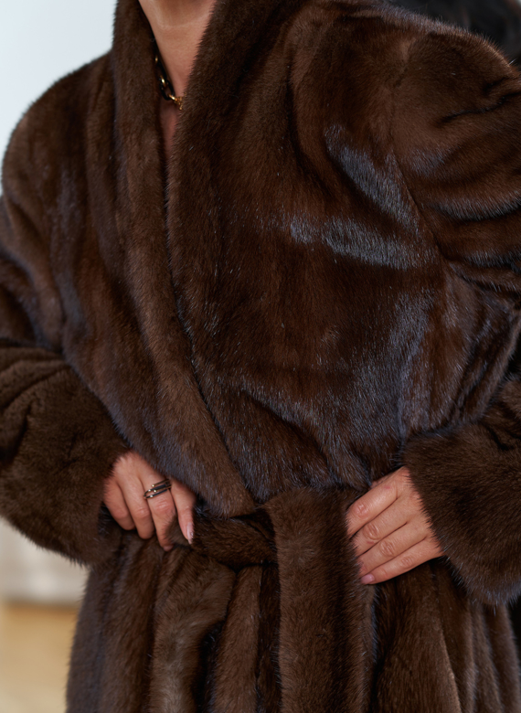 Женская длинная шуба из меха норки