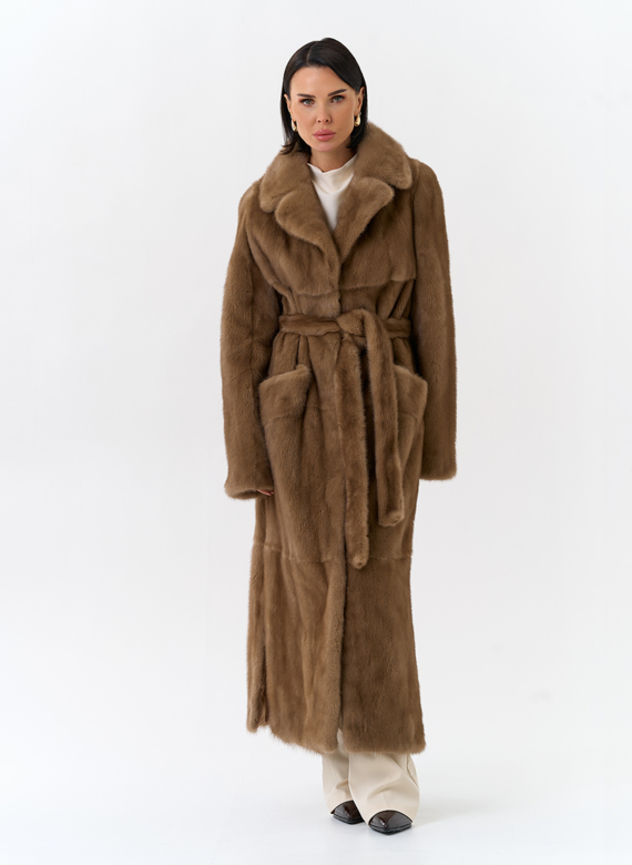 Длинная шуба из меха норки с английским воротником