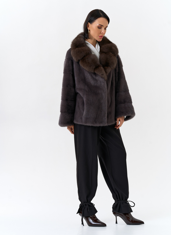 Куртка из меха норки с английским воротником из меха куницы